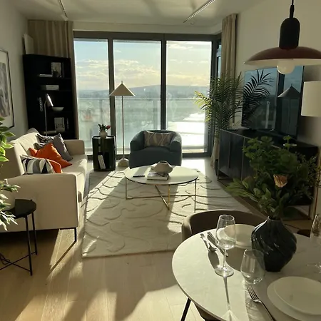 Breathtaking Old Town & Danube View With Free Parking Apartmán Bratislava